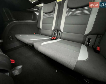 Серый Фольксваген Туран, объемом двигателя 1.6 л и пробегом 201 тыс. км за 12800 $, фото 22 на Automoto.ua