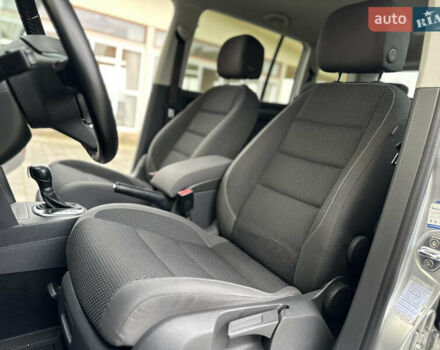 Серый Фольксваген Туран, объемом двигателя 2 л и пробегом 225 тыс. км за 10999 $, фото 119 на Automoto.ua