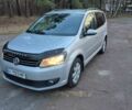 Серый Фольксваген Туран, объемом двигателя 2 л и пробегом 280 тыс. км за 8900 $, фото 1 на Automoto.ua