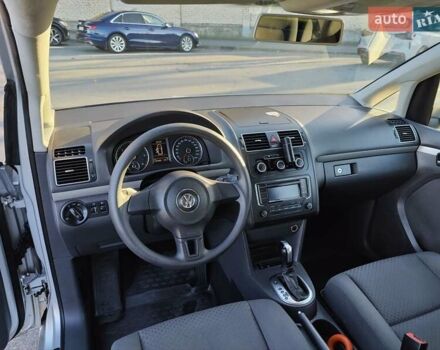 Серый Фольксваген Туран, объемом двигателя 1.6 л и пробегом 193 тыс. км за 11499 $, фото 24 на Automoto.ua