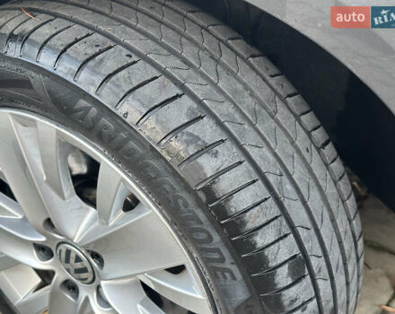 Серый Фольксваген Туран, объемом двигателя 2 л и пробегом 253 тыс. км за 12700 $, фото 8 на Automoto.ua