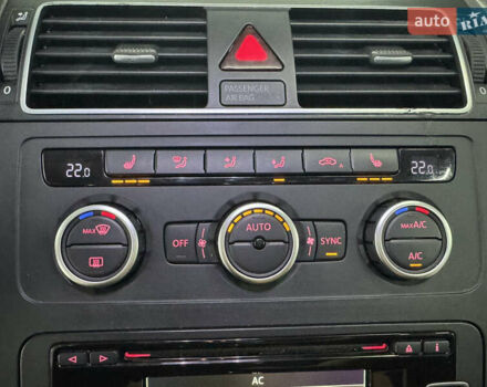 Серый Фольксваген Туран, объемом двигателя 0 л и пробегом 256 тыс. км за 11190 $, фото 30 на Automoto.ua