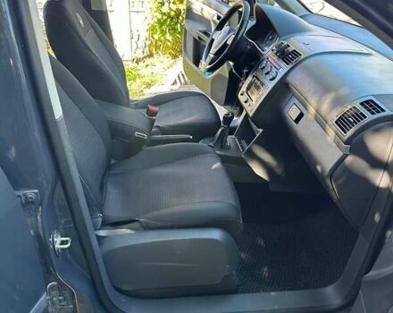 Серый Фольксваген Туран, объемом двигателя 1.6 л и пробегом 189 тыс. км за 11000 $, фото 13 на Automoto.ua