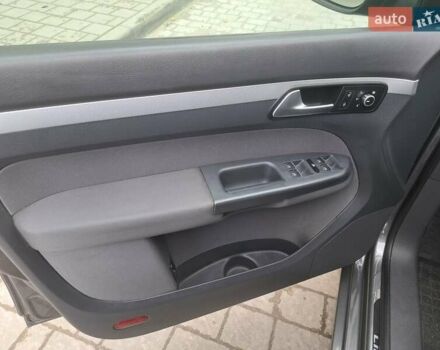 Серый Фольксваген Туран, объемом двигателя 1.6 л и пробегом 238 тыс. км за 14450 $, фото 30 на Automoto.ua