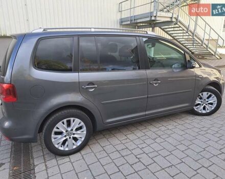 Серый Фольксваген Туран, объемом двигателя 1.6 л и пробегом 238 тыс. км за 14450 $, фото 38 на Automoto.ua