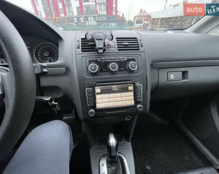 Серый Фольксваген Туран, объемом двигателя 2 л и пробегом 171 тыс. км за 10900 $, фото 19 на Automoto.ua