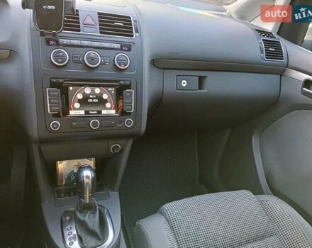 Сірий Фольксваген Туран, об'ємом двигуна 1.6 л та пробігом 280 тис. км за 11700 $, фото 24 на Automoto.ua