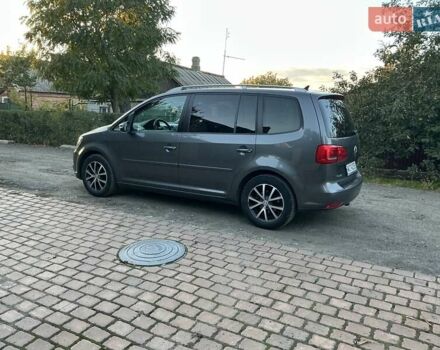 Сірий Фольксваген Туран, об'ємом двигуна 1.6 л та пробігом 252 тис. км за 10900 $, фото 4 на Automoto.ua
