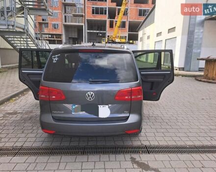 Серый Фольксваген Туран, объемом двигателя 1.6 л и пробегом 238 тыс. км за 14450 $, фото 44 на Automoto.ua