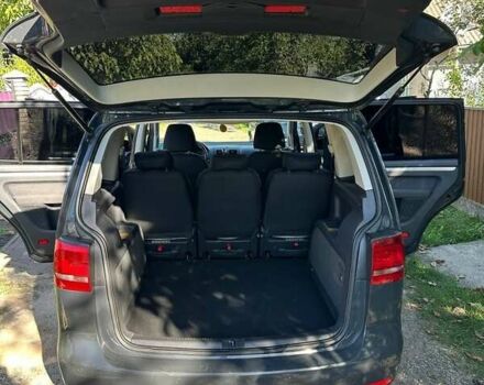 Серый Фольксваген Туран, объемом двигателя 1.6 л и пробегом 189 тыс. км за 11000 $, фото 21 на Automoto.ua