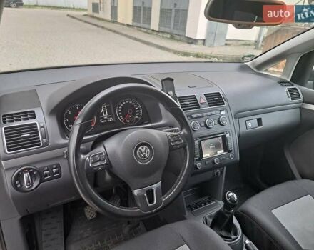 Серый Фольксваген Туран, объемом двигателя 1.6 л и пробегом 238 тыс. км за 14450 $, фото 26 на Automoto.ua