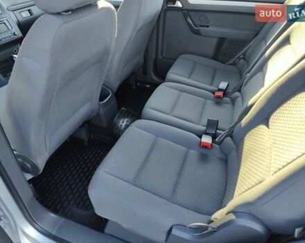 Серый Фольксваген Туран, объемом двигателя 1.6 л и пробегом 193 тыс. км за 11499 $, фото 23 на Automoto.ua