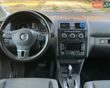 Сірий Фольксваген Туран, об'ємом двигуна 1.6 л та пробігом 252 тис. км за 10900 $, фото 17 на Automoto.ua
