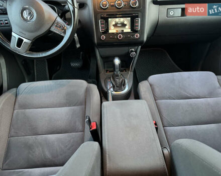 Серый Фольксваген Туран, объемом двигателя 2 л и пробегом 285 тыс. км за 11900 $, фото 13 на Automoto.ua