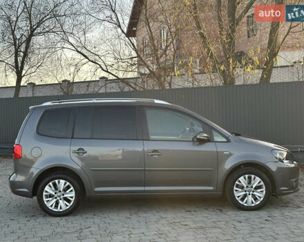 Серый Фольксваген Туран, объемом двигателя 2 л и пробегом 253 тыс. км за 12700 $, фото 5 на Automoto.ua