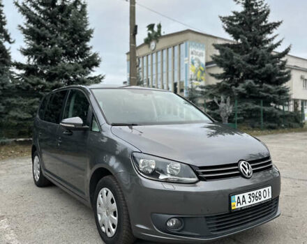 Серый Фольксваген Туран, объемом двигателя 1.97 л и пробегом 132 тыс. км за 13800 $, фото 2 на Automoto.ua