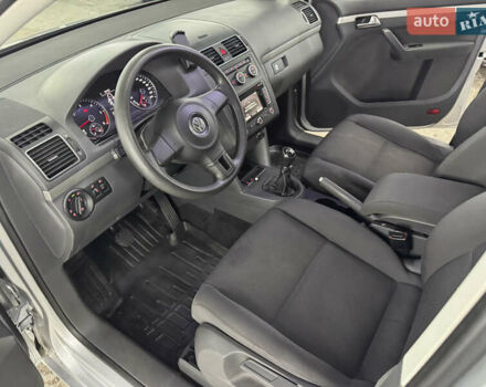 Серый Фольксваген Туран, объемом двигателя 0 л и пробегом 256 тыс. км за 11190 $, фото 21 на Automoto.ua