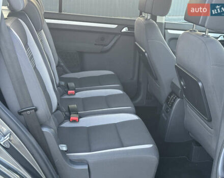 Серый Фольксваген Туран, объемом двигателя 2 л и пробегом 253 тыс. км за 12700 $, фото 20 на Automoto.ua