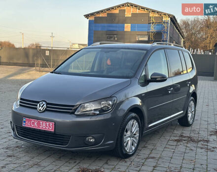 Серый Фольксваген Туран, объемом двигателя 2 л и пробегом 253 тыс. км за 12700 $, фото 1 на Automoto.ua