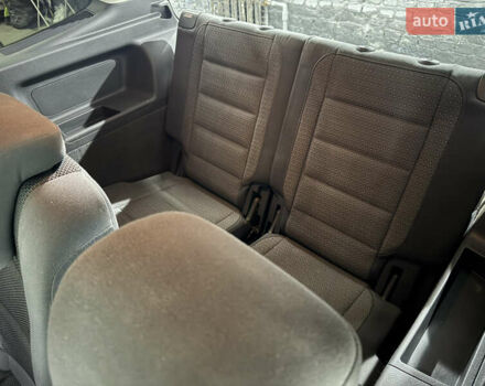 Серый Фольксваген Туран, объемом двигателя 0 л и пробегом 256 тыс. км за 11190 $, фото 49 на Automoto.ua