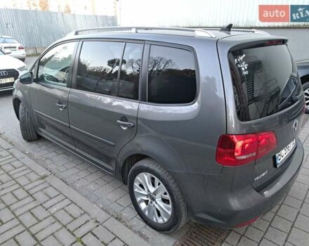 Серый Фольксваген Туран, объемом двигателя 1.6 л и пробегом 238 тыс. км за 14450 $, фото 2 на Automoto.ua