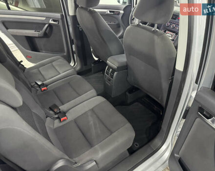 Серый Фольксваген Туран, объемом двигателя 0 л и пробегом 256 тыс. км за 11190 $, фото 41 на Automoto.ua