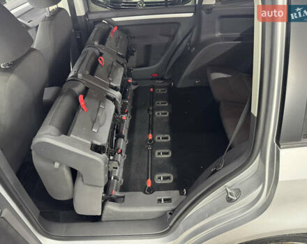 Серый Фольксваген Туран, объемом двигателя 0 л и пробегом 256 тыс. км за 11190 $, фото 47 на Automoto.ua