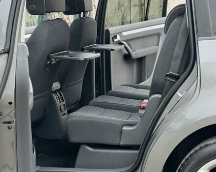 Серый Фольксваген Туран, объемом двигателя 2 л и пробегом 167 тыс. км за 14650 $, фото 34 на Automoto.ua