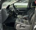 Серый Фольксваген Туран, объемом двигателя 1.97 л и пробегом 275 тыс. км за 12424 $, фото 9 на Automoto.ua