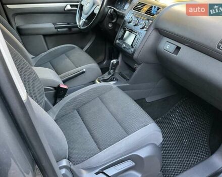 Сірий Фольксваген Туран, об'ємом двигуна 1.6 л та пробігом 252 тис. км за 10900 $, фото 15 на Automoto.ua