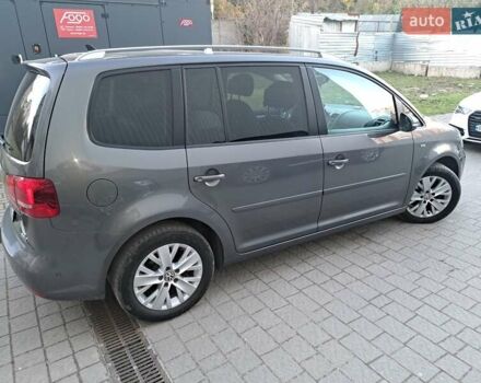 Серый Фольксваген Туран, объемом двигателя 1.6 л и пробегом 238 тыс. км за 14450 $, фото 4 на Automoto.ua