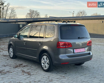 Серый Фольксваген Туран, объемом двигателя 2 л и пробегом 253 тыс. км за 12700 $, фото 3 на Automoto.ua