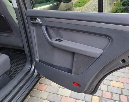 Сірий Фольксваген Туран, об'ємом двигуна 1.6 л та пробігом 244 тис. км за 11400 $, фото 11 на Automoto.ua