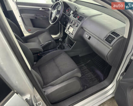 Серый Фольксваген Туран, объемом двигателя 0 л и пробегом 256 тыс. км за 11190 $, фото 39 на Automoto.ua