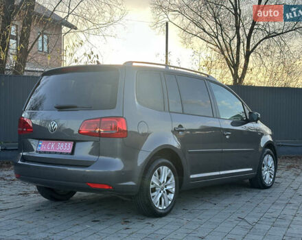 Серый Фольксваген Туран, объемом двигателя 2 л и пробегом 253 тыс. км за 12700 $, фото 4 на Automoto.ua