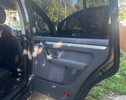 Серый Фольксваген Туран, объемом двигателя 1.6 л и пробегом 189 тыс. км за 11000 $, фото 1 на Automoto.ua