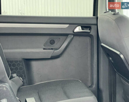 Серый Фольксваген Туран, объемом двигателя 1.6 л и пробегом 269 тыс. км за 10500 $, фото 24 на Automoto.ua