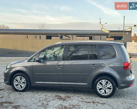 Серый Фольксваген Туран, объемом двигателя 2 л и пробегом 253 тыс. км за 12700 $, фото 6 на Automoto.ua