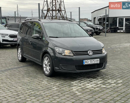 Серый Фольксваген Туран, объемом двигателя 1.6 л и пробегом 269 тыс. км за 10500 $, фото 2 на Automoto.ua