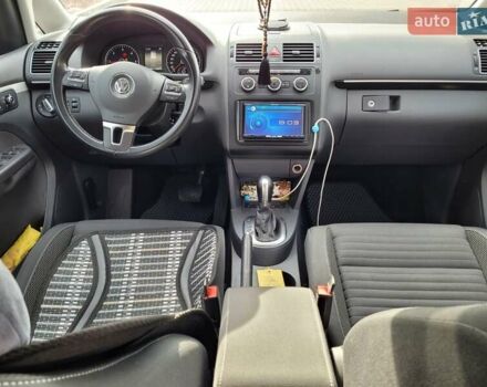 Серый Фольксваген Туран, объемом двигателя 2 л и пробегом 260 тыс. км за 14700 $, фото 8 на Automoto.ua