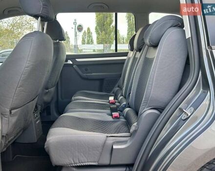 Серый Фольксваген Туран, объемом двигателя 1.6 л и пробегом 267 тыс. км за 11200 $, фото 24 на Automoto.ua