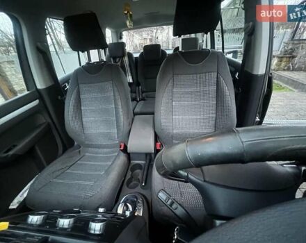 Серый Фольксваген Туран, объемом двигателя 1.6 л и пробегом 259 тыс. км за 13699 $, фото 4 на Automoto.ua