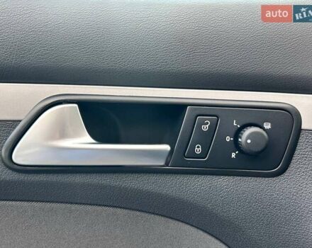 Серый Фольксваген Туран, объемом двигателя 1.6 л и пробегом 267 тыс. км за 11200 $, фото 13 на Automoto.ua