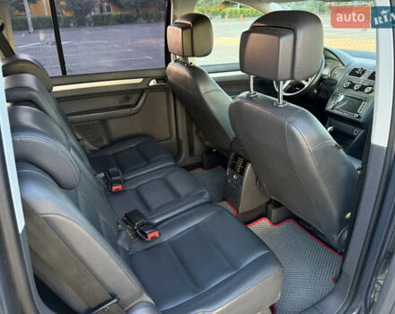 Сірий Фольксваген Туран, об'ємом двигуна 2 л та пробігом 342 тис. км за 9600 $, фото 9 на Automoto.ua