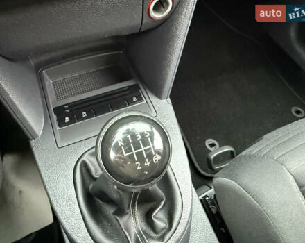 Серый Фольксваген Туран, объемом двигателя 1.6 л и пробегом 236 тыс. км за 12300 $, фото 19 на Automoto.ua