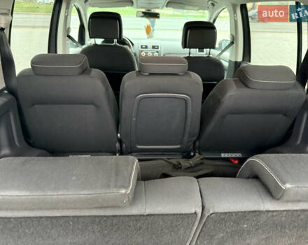 Серый Фольксваген Туран, объемом двигателя 1.6 л и пробегом 230 тыс. км за 13300 $, фото 16 на Automoto.ua