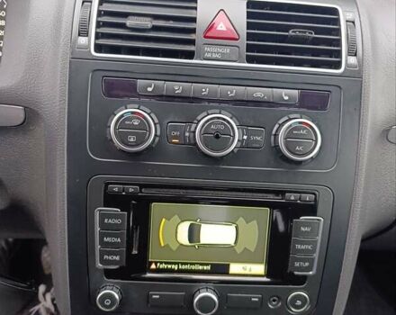 Сірий Фольксваген Туран, об'ємом двигуна 1.6 л та пробігом 228 тис. км за 11700 $, фото 79 на Automoto.ua