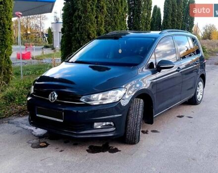Серый Фольксваген Туран, объемом двигателя 1.6 л и пробегом 210 тыс. км за 13500 $, фото 2 на Automoto.ua