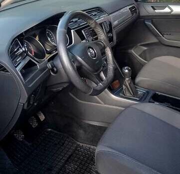 Серый Фольксваген Туран, объемом двигателя 1.6 л и пробегом 210 тыс. км за 13500 $, фото 7 на Automoto.ua