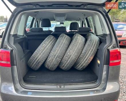 Серый Фольксваген Туран, объемом двигателя 1.6 л и пробегом 267 тыс. км за 11200 $, фото 26 на Automoto.ua